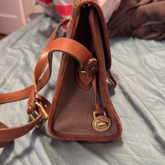 Classic Tan Leather Women's Bag Dooney & Bourke - Picture 8 of 9